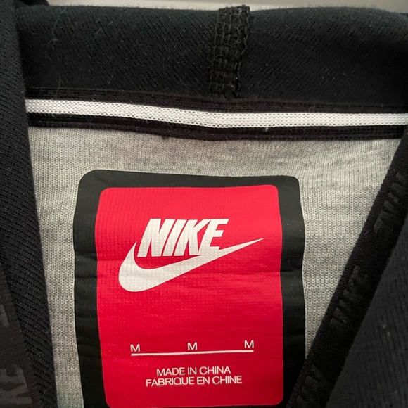 Nike Women’s Sweater - Picture 3 of 4